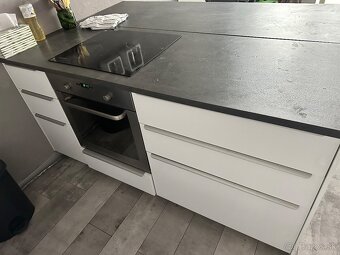 Kuchynská linka - 3