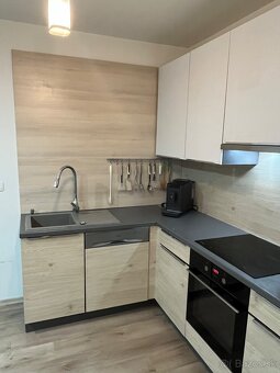 Kuchynská linka so spotrebičmi - 3