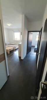 Prenajmem 2 izb. byt v centre PP novostavba - 3