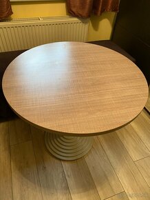 okrúhly jedálenský stôl - 3