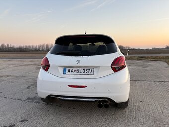 Peugeot 208 GTI - 3