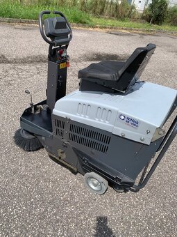NILFISK SR 1005 B zametačov stroj batériový - 3