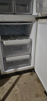 Predám chladničku s mrazničkou INDESIT - 3