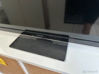 Predam televizor 47" Panasonic VIERA TX-L47E5E - 3
