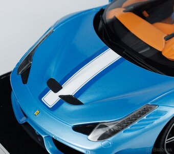 Ferrari 458 Speciale Aperta | Henson&Heaven 1/18 - 3