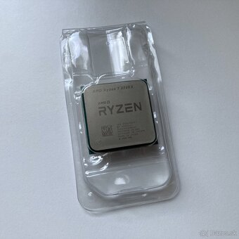 AMD Ryzen 7 3700X - 3