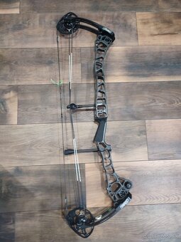 Predám kladkový luk Mathews TRX 36 - 3