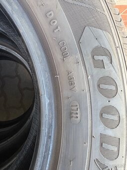 215/65R16C letné - 3
