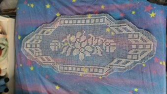 Rôzne ručne háčkované ozdobné obrusy - 3