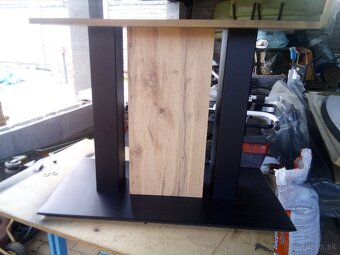 Sklenený jedálenský stôl - 3