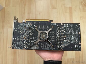 AMD Radeon PRO W7700 16 GB - 3