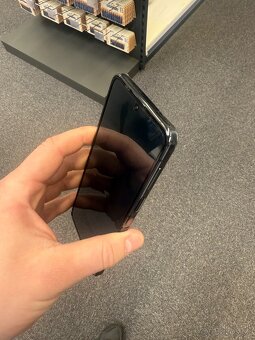Samsung Galaxy Zflip 4 128Gb - 3