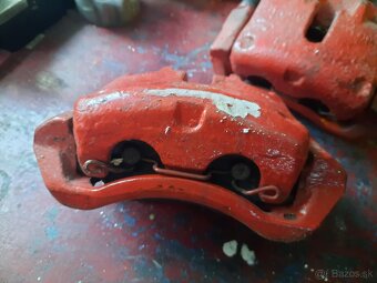 Predne brzdove strmene Audi S2 coupe - 3