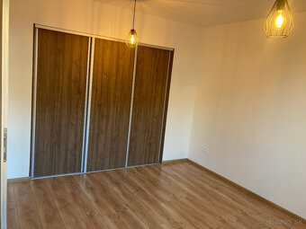 Na prenájom - príjemný 3i byt s balkóm v Detve -kompletná re - 3