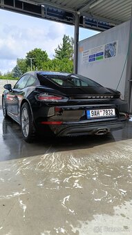 Porsche 718 Cayman - 3