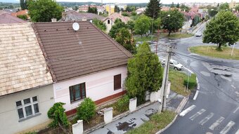 Trojizbový rodinný dom v širšom centre mesta Lučenec - 3