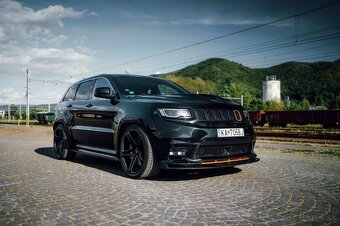 JEEP GRAND CHEROKEE SRT 6.4 HEMI V8 - 3