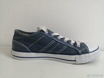 FILA - 3