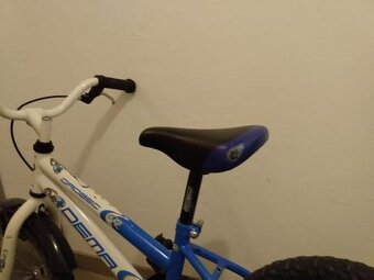 Detský bicykel 16 s pomocnými kolieskami a prilbou - 3