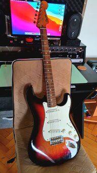 SQUIER CLASSIC VIBE 60'S STRATOCASTER - 3