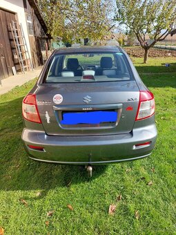 Suzuki SX4 sedan - 3