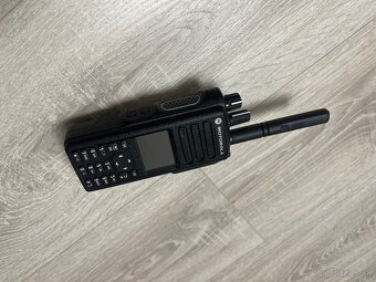 MOTOROLA DP 4800e UHF - 3