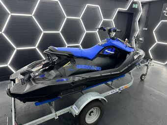 Vodny skuter seadoo spark trixx 3up - 3