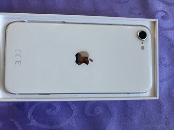 Predám iPhone SE 2020 64GB. - 3