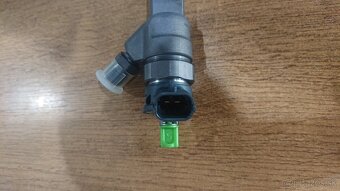 Vstrekovac Bosch 0445110569, OE 166000804R - 3