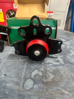Poliuretanove silembloky motora - 3