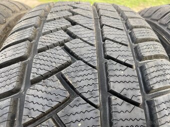 Predám štyri zimné gumy 225/55 R16 protektor - 3