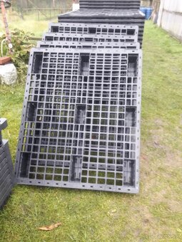 Predam plastove palety - 3