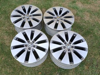 Original VW R18 Bilbao - 3