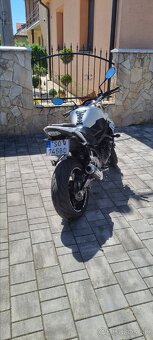 Suzuki GSR 750 - 3