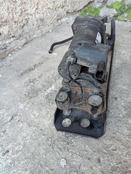 BMW kompresor podvozku - 3