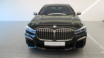 BMW M760Li xDrive Limousine, jediný "rukavičkový" majiteľ - 3