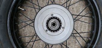 Zadné koleso + zadná brzda + os - JAWA ČZ 175 / 356 - 3