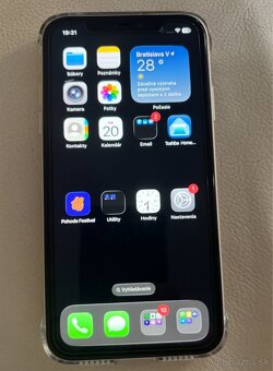 iPhone 11 - 3
