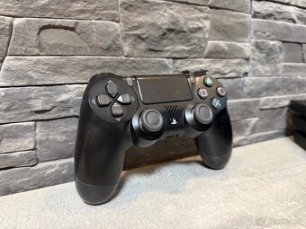 Playstation 4 pro 1TB - 3