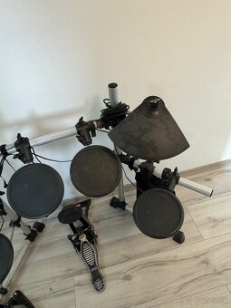 Predám elektronické bicie Yamaha DTXplorer - 3