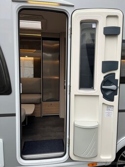 Predám karavan Dethleffs Nomad 460 EL jazdené - 3