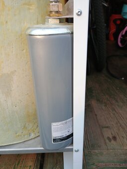 Predám 60l plynový bojler - protherm - 3