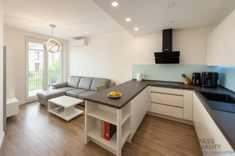 PREDAJ moderný, zariadený 2 izb. byt v lokalite BORY, H.Poni - 3