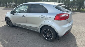 Kia rio - 3