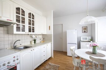 V ponuke priestranný 1izbový byt na THK v blízkosti centra m - 3