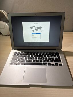 Apple MacBook Air 13” - 3