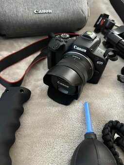Canon EOS R100 + RF-S 18-45 IS STM TRAVEL KIT - 3