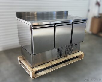 Profesionálny chladiaci stôl – 3 dverový - 3