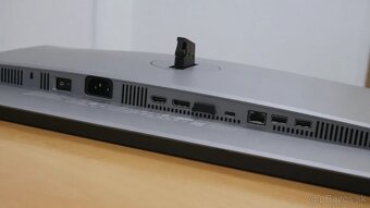 Ešte zabalený monitor HP z24u G3 - 3