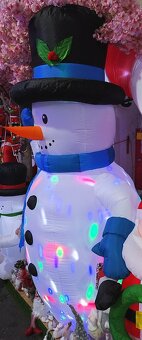 Nafukovacia svietiaca vianočná dekorácia s osvetlením - 3